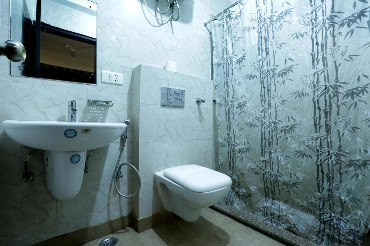 Hotel Classic Plaza At Delhi Airport New Delhi Bagian luar foto