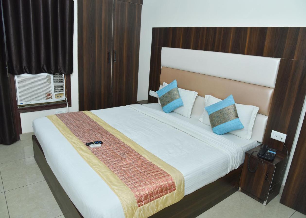 Hotel Classic Plaza At Delhi Airport New Delhi Bagian luar foto